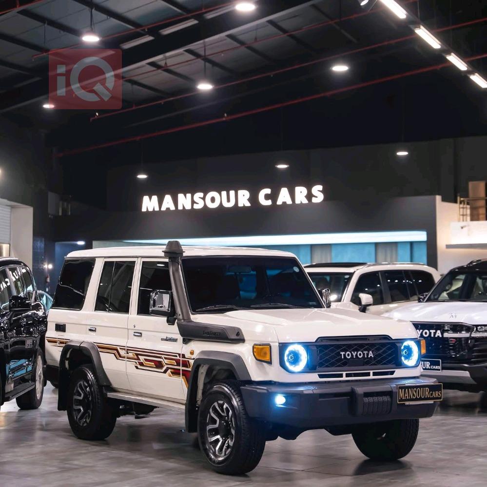 تويوتا لاند كروزر 76